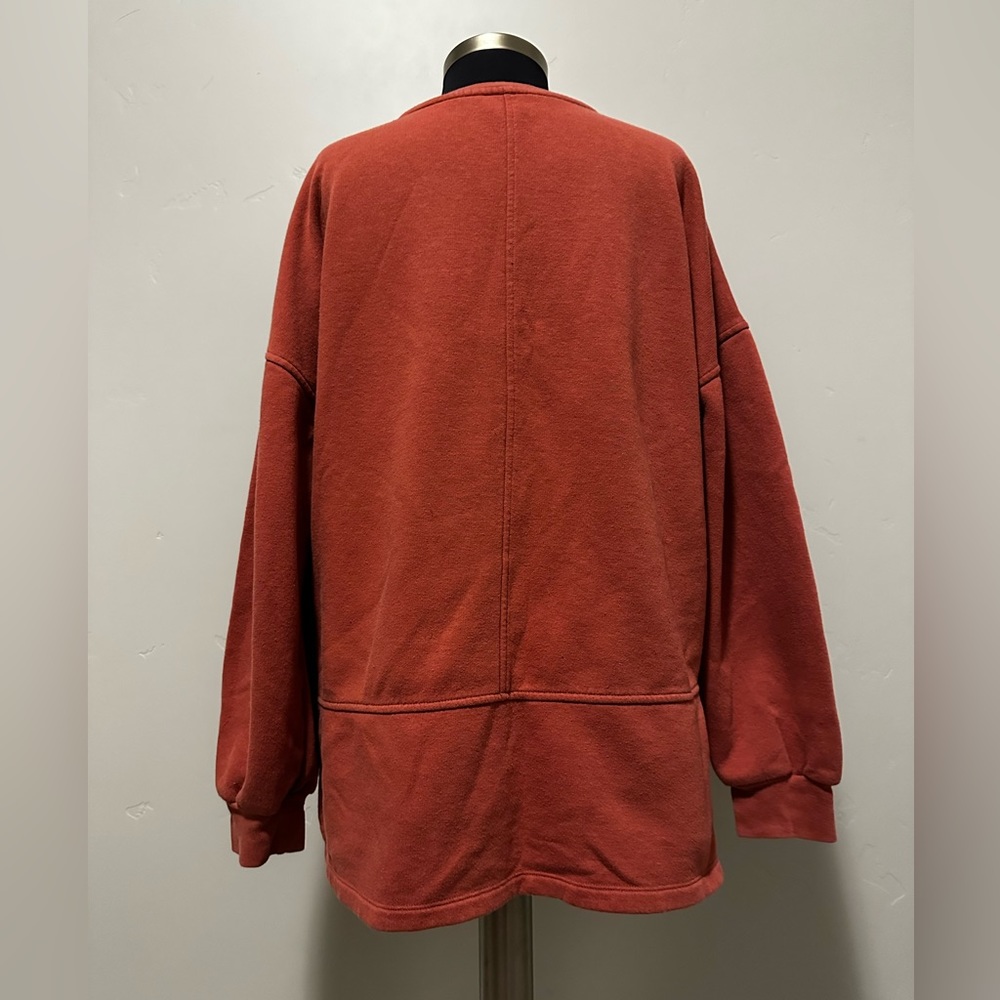 Rose Universal Thread Crewneck - Picture 2 of 3